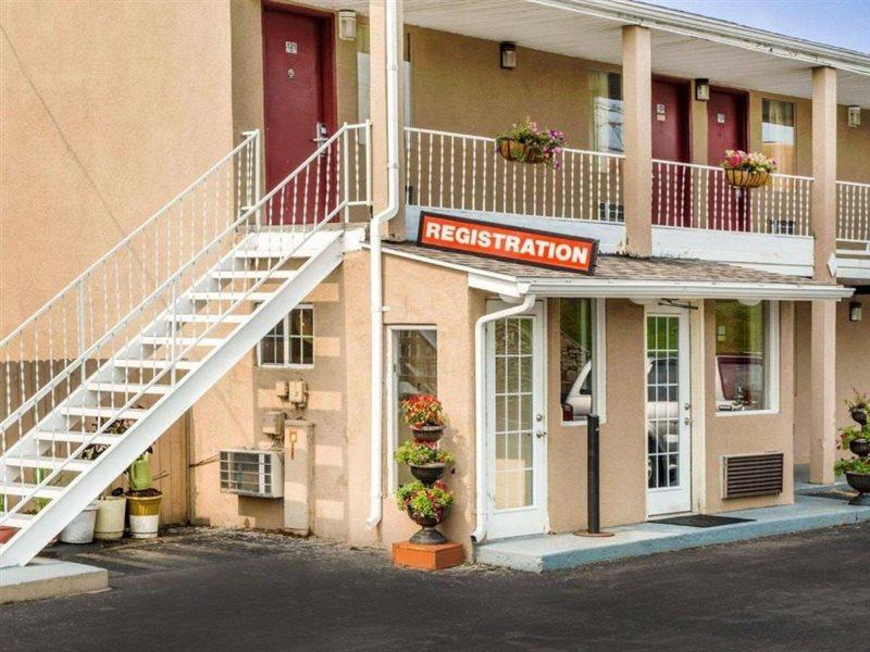 Econo Lodge Franklin Buitenkant foto