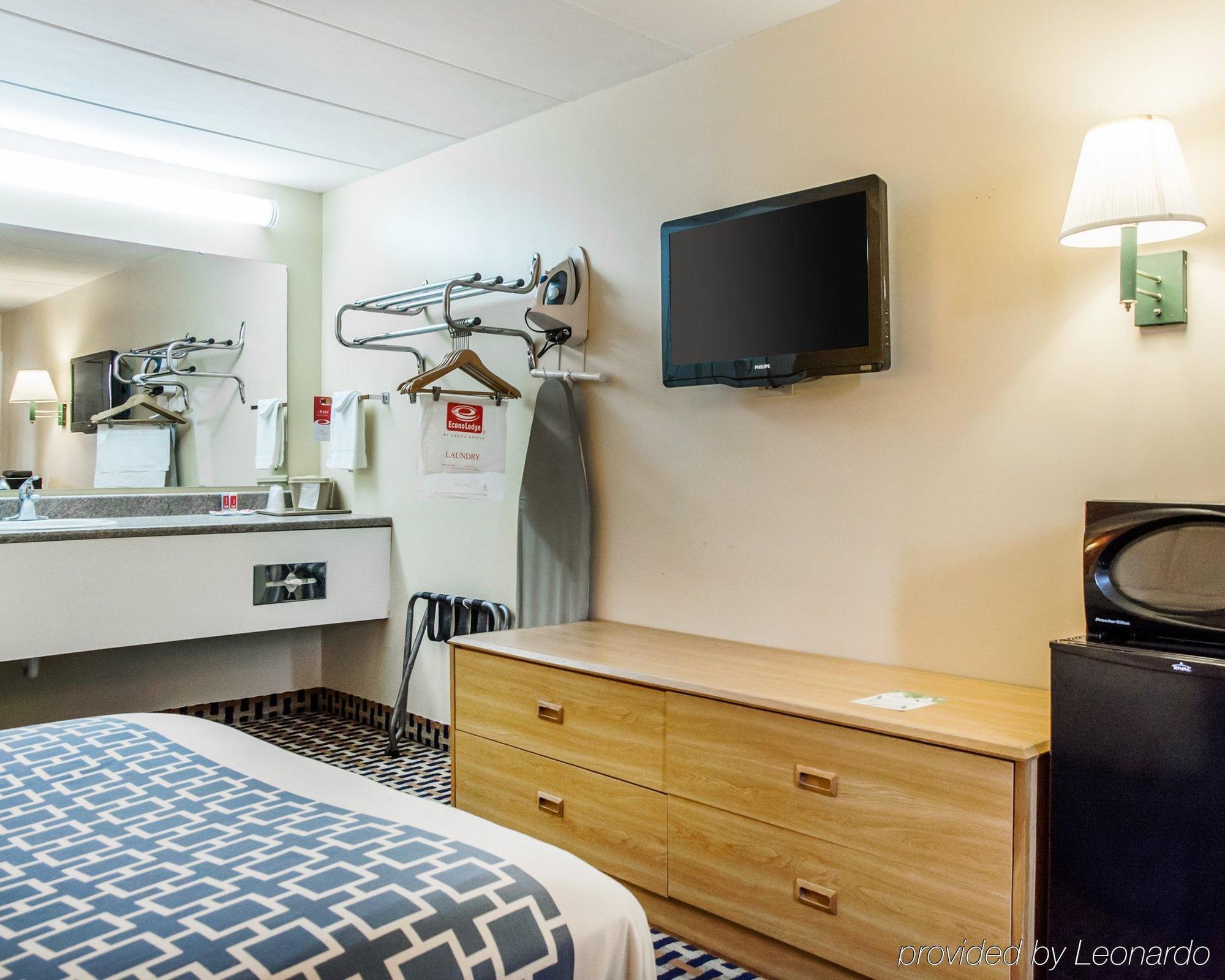 Econo Lodge Franklin Buitenkant foto