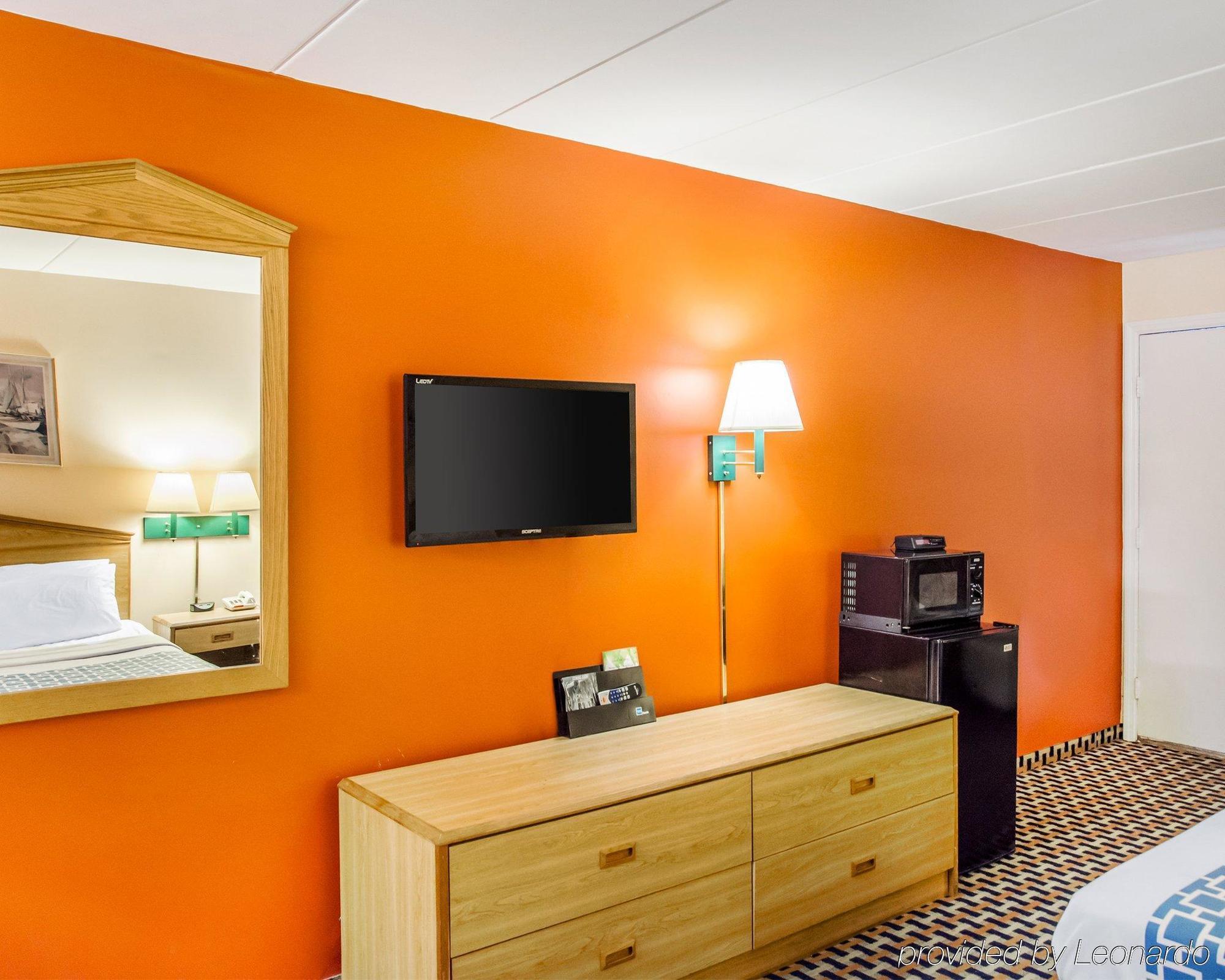 Econo Lodge Franklin Buitenkant foto
