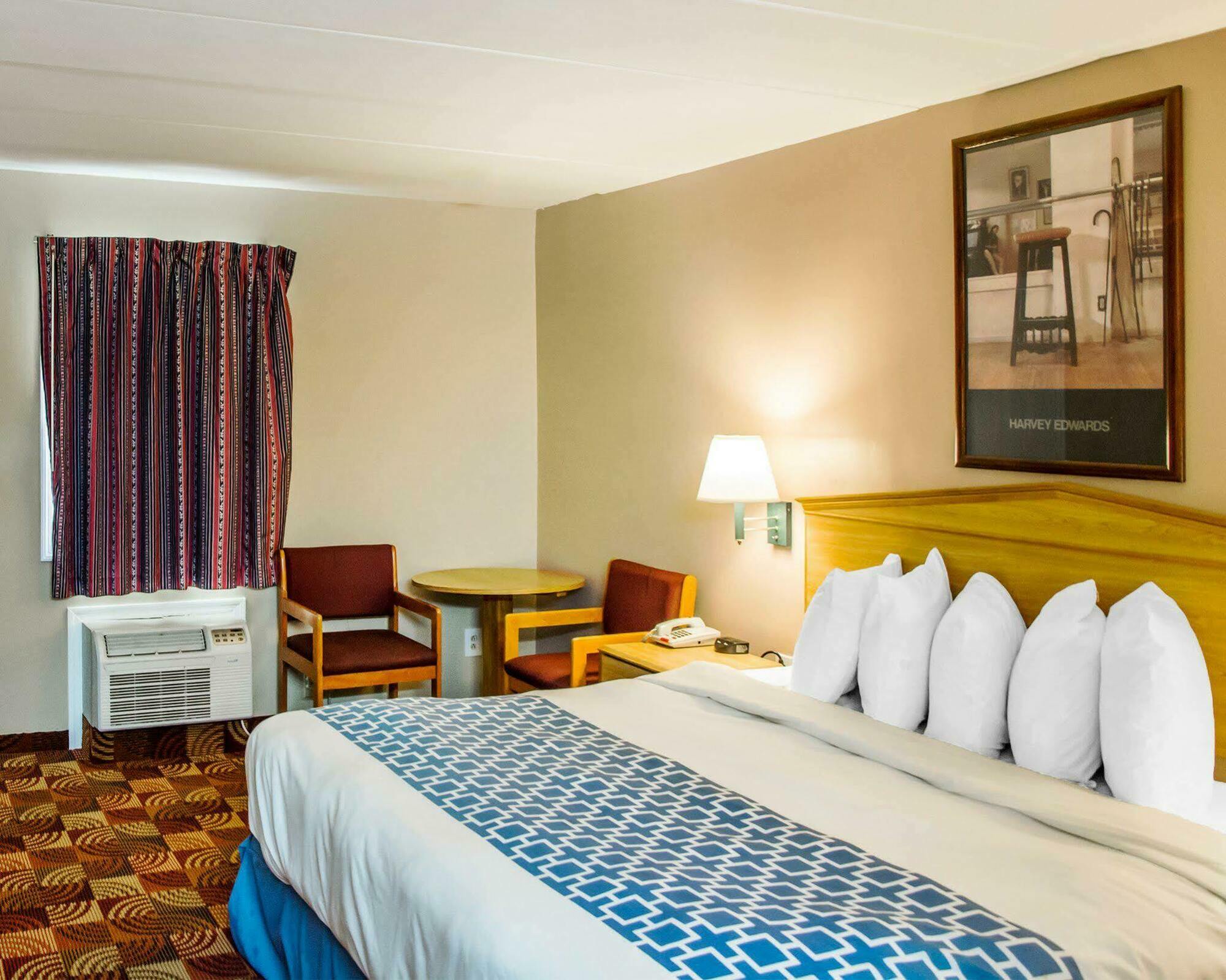 Econo Lodge Franklin Buitenkant foto