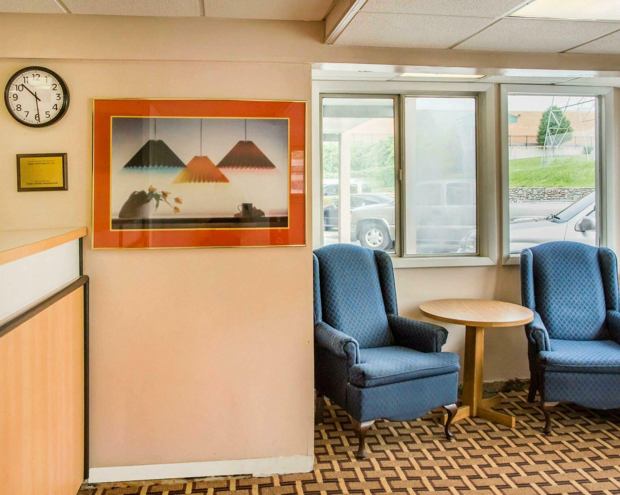 Econo Lodge Franklin Buitenkant foto